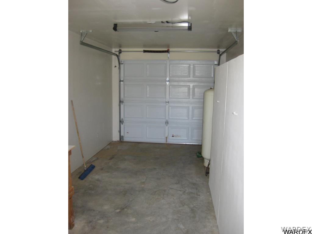 2676 South Dw Ranch Road Kingman, AZ 86401 - Photo 29 of 35 single car garage