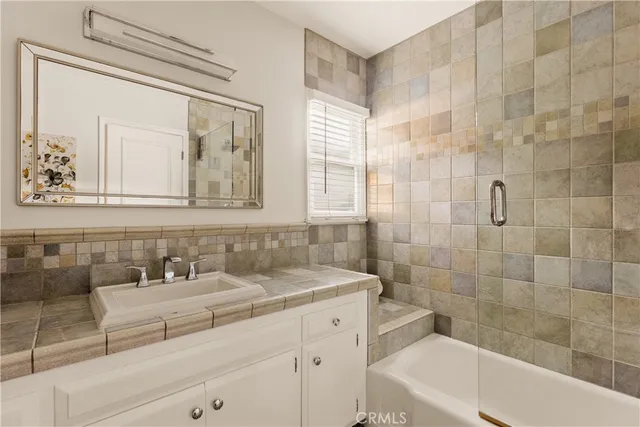 $2,000,000 | 22370 Algunas Road, Woodland Hills, CA 91364