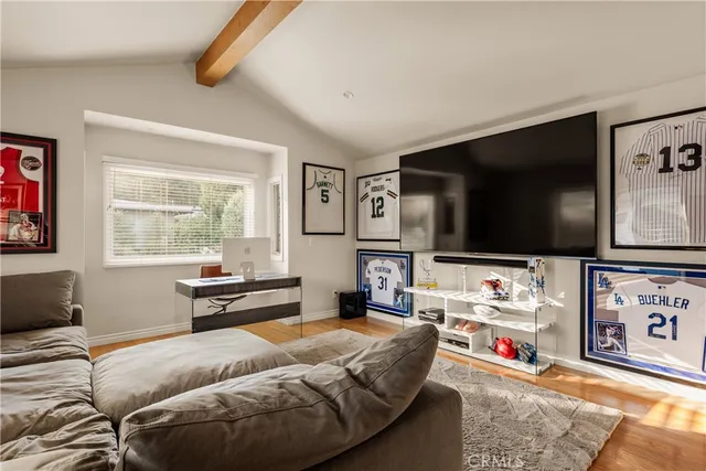 $2,000,000 | 22370 Algunas Road, Woodland Hills, CA 91364