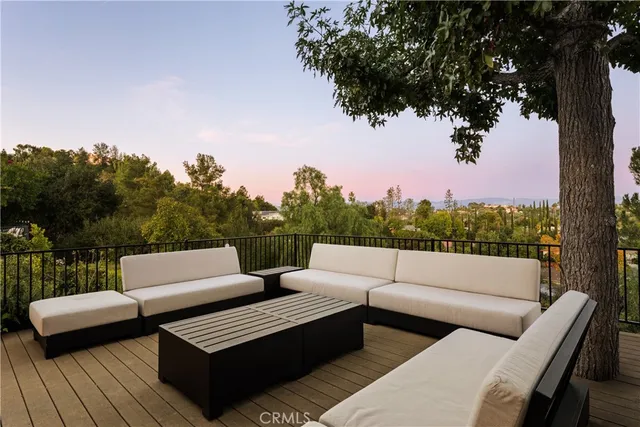 $2,000,000 | 22370 Algunas Road, Woodland Hills, CA 91364