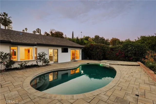 $2,000,000 | 22370 Algunas Road, Woodland Hills, CA 91364