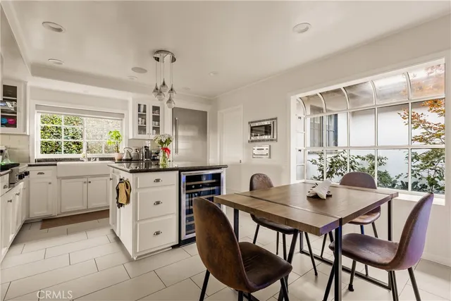 $2,000,000 | 22370 Algunas Road, Woodland Hills, CA 91364