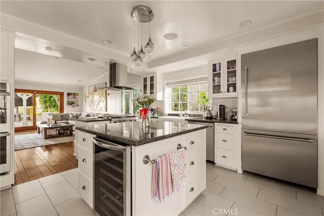 $2,000,000 | 22370 Algunas Road, Woodland Hills, CA 91364