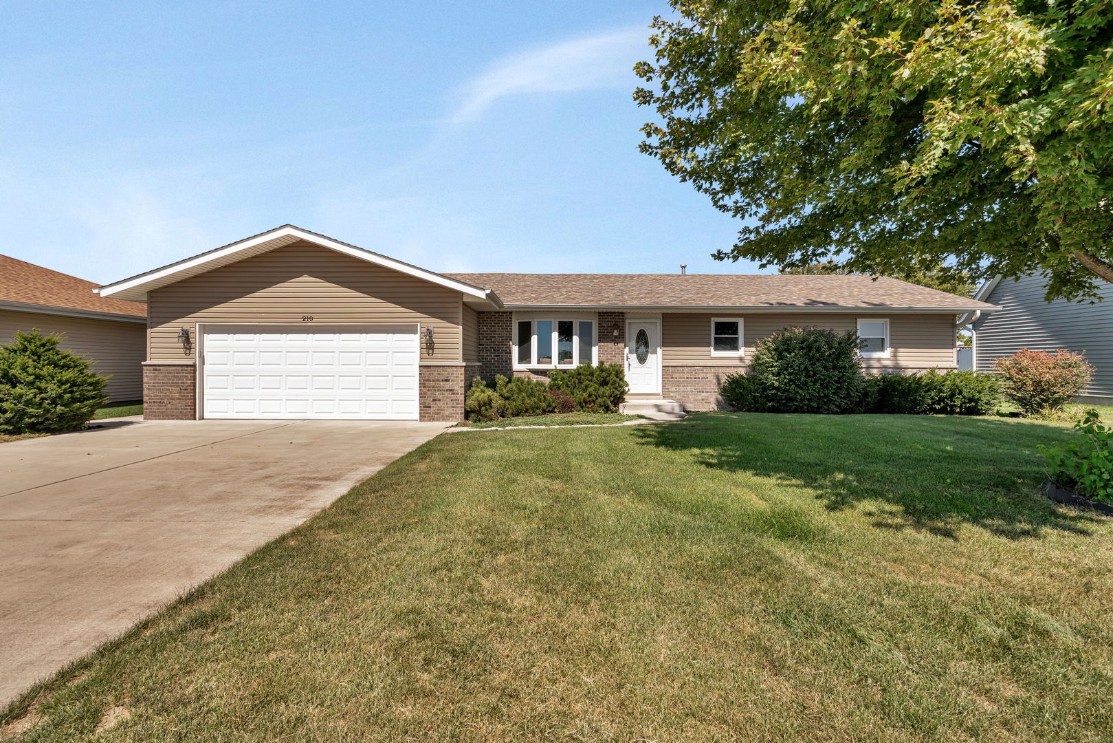 210 West Spring Road Coal City, IL 60416 - Photo 1 of 28 Gallery Image 1