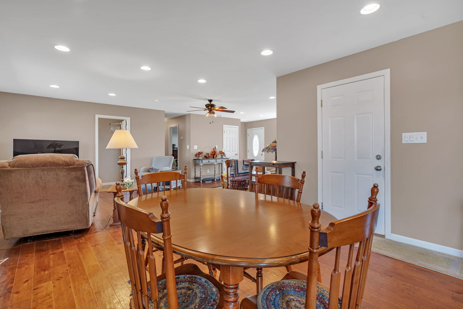 210 West Spring Road Coal City, IL 60416 - Photo 12 of 28 Gallery Image 12