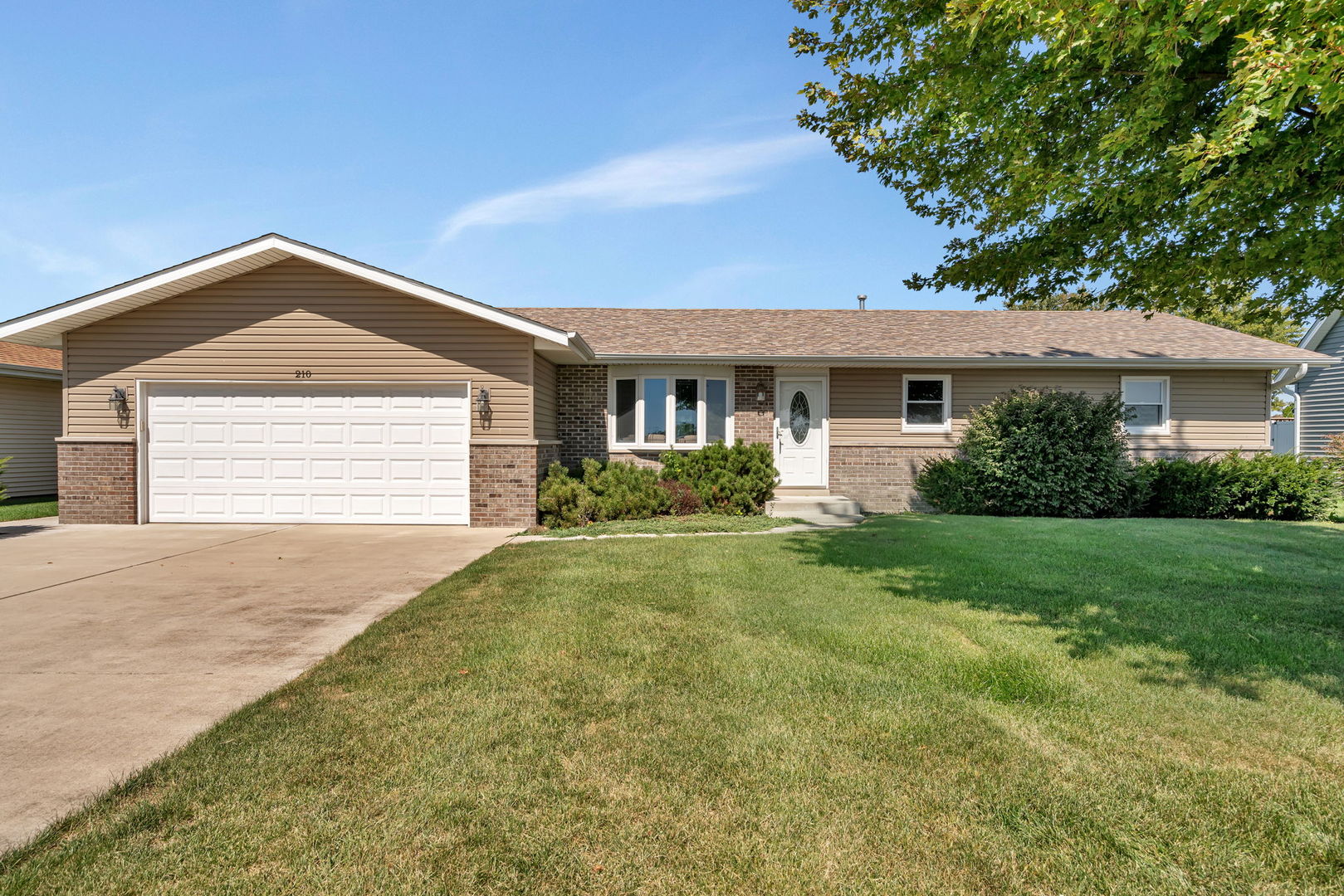 210 West Spring Road Coal City, IL 60416 - Photo 2 of 28 Gallery Image 2