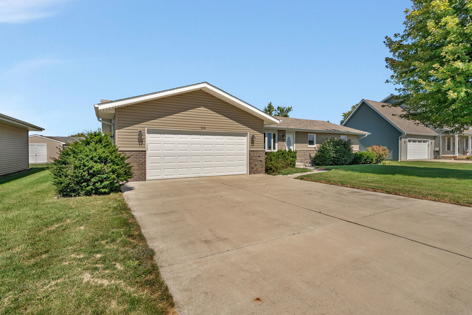 210 West Spring Road Coal City, IL 60416 - Photo 3 of 28 Gallery Image 3