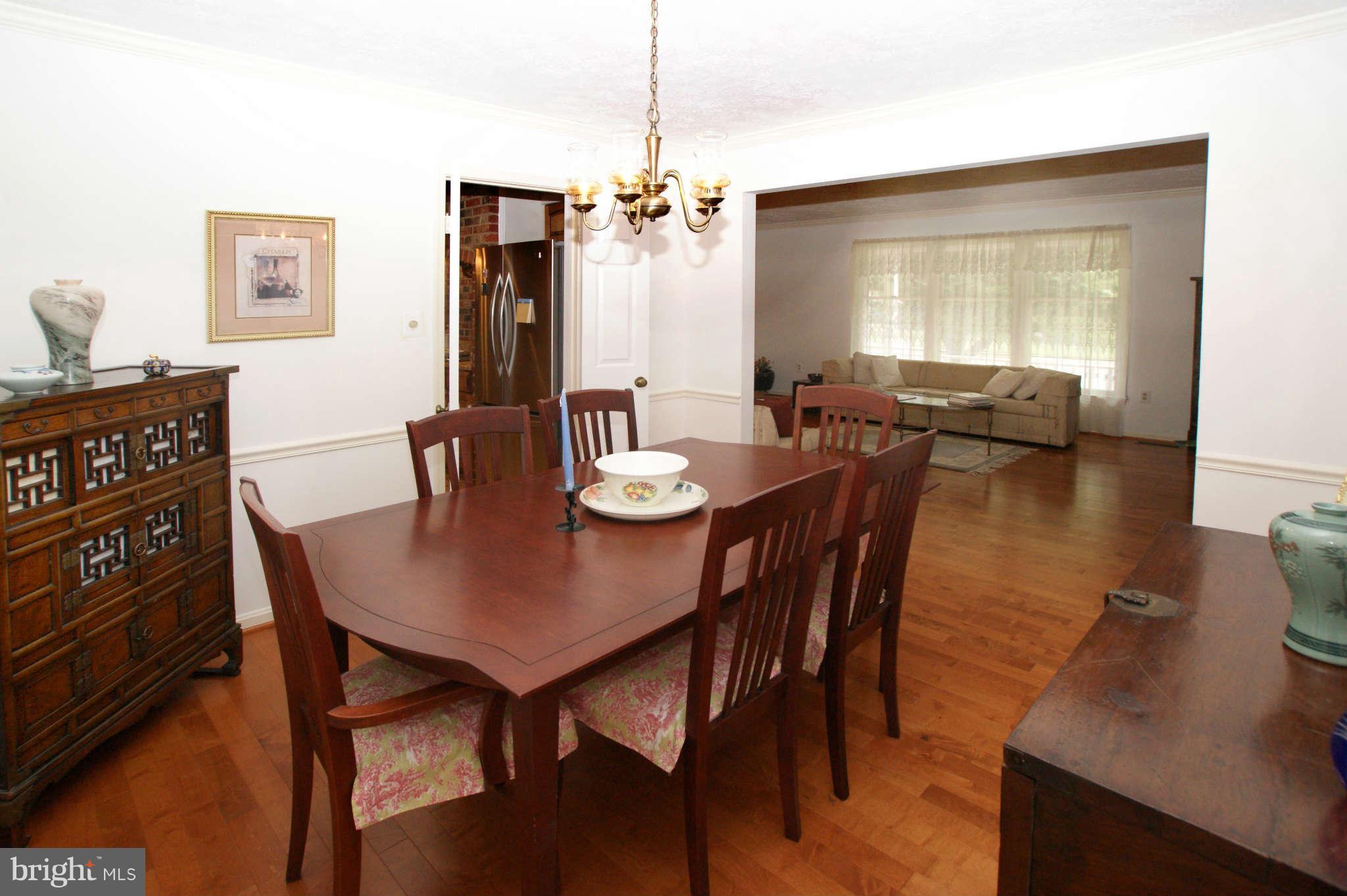 7415 Jenna Road Springfield, VA 22153 - Photo 5 of 30 Large Dining Room w/Maple Hardwood Floors