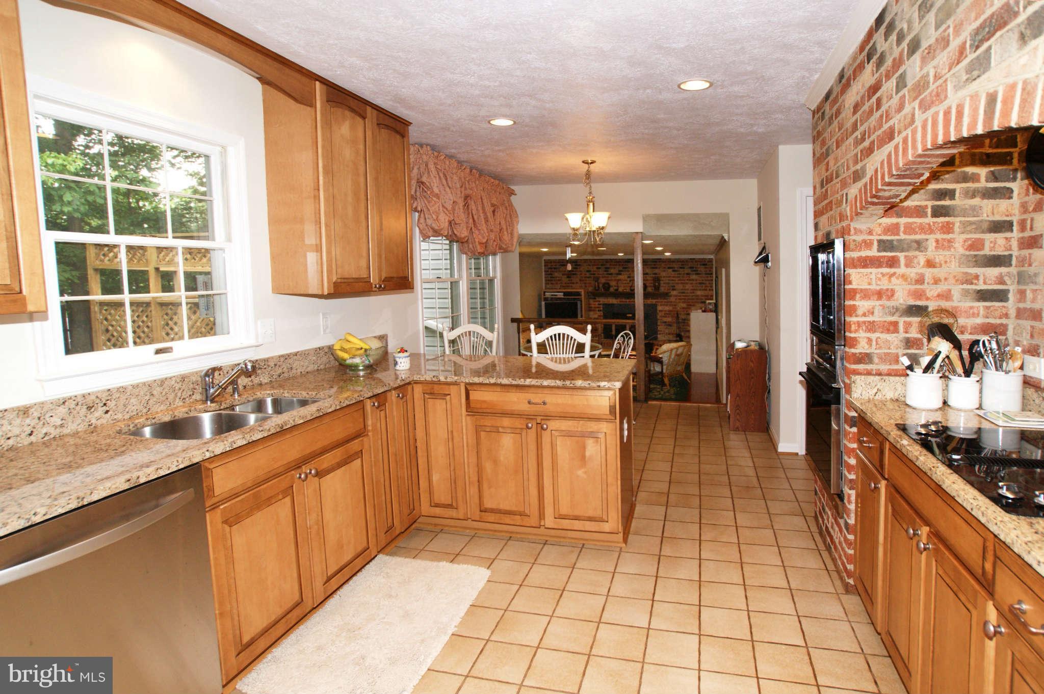 7415 Jenna Road Springfield, VA 22153 - Photo 7 of 30 Gourmet Kitchen