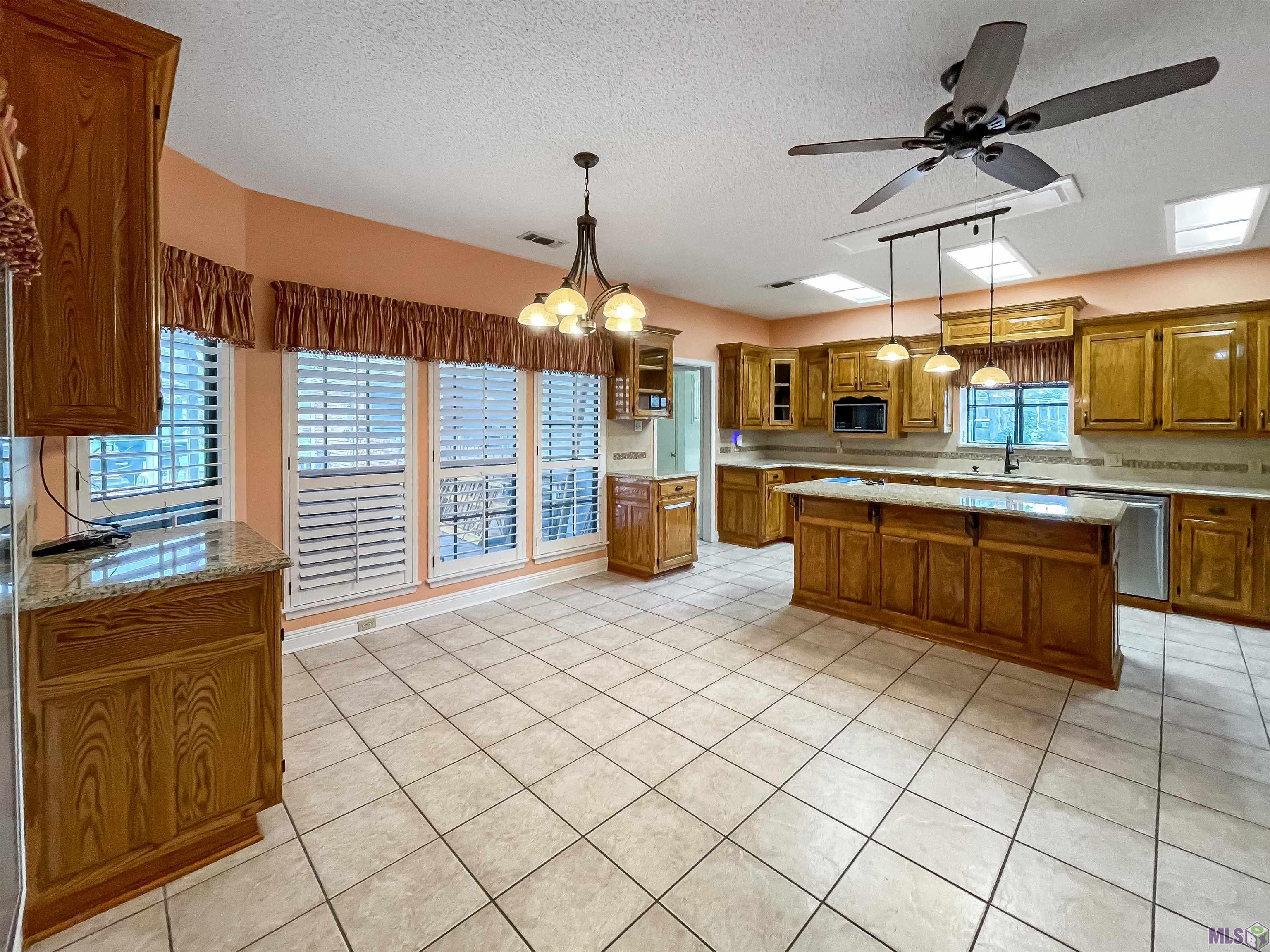 13616 Denham Road Central, LA 70818 - Photo 3 of 20