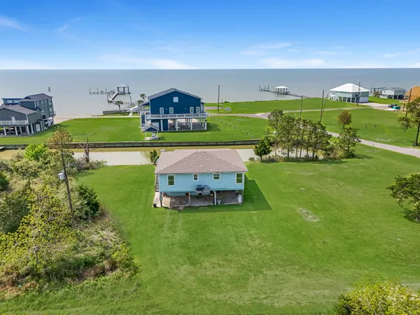 $279,000 | 510 Flamingo Drive, Anahuac, TX 77514