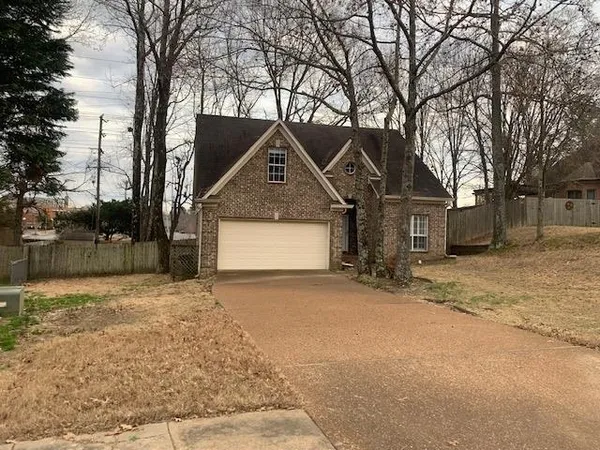 $2,000 | 222 Walnut Trace Drive, Memphis, TN 38018