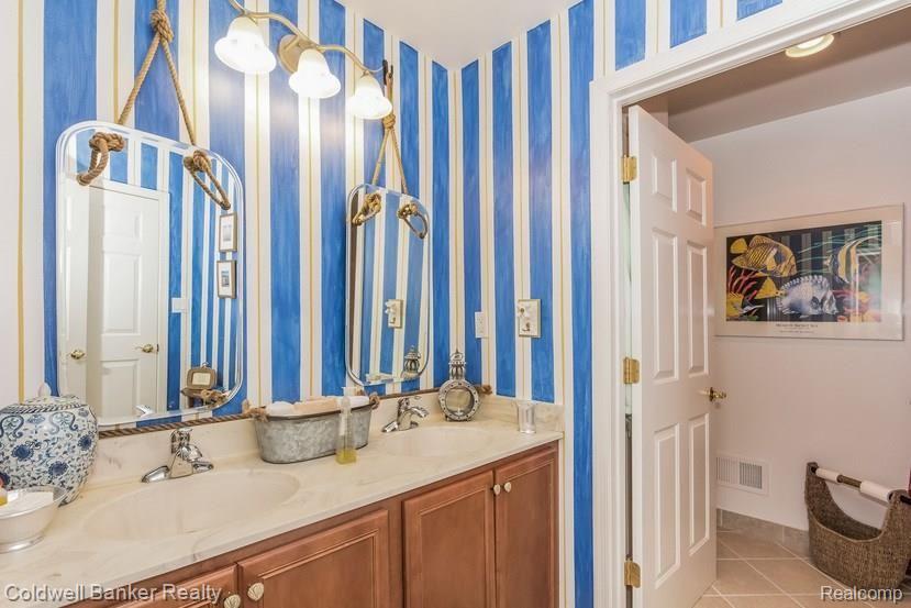 24901 Reeds Pointe Drive, Unit 16 Novi, MI 48374 - Photo 33 of 50