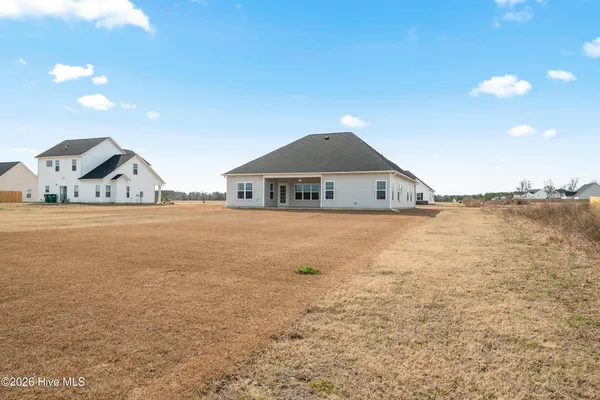 $1,900 | 505 East Black Water Lane, Maysville, NC 28555