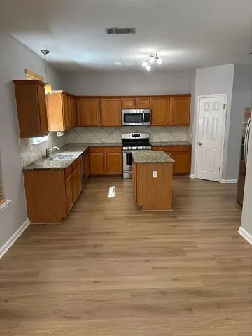 $2,100 | 2314 Candle Ridge Trail, Georgetown, TX 78626