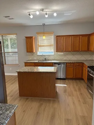 $2,100 | 2314 Candle Ridge Trail, Georgetown, TX 78626