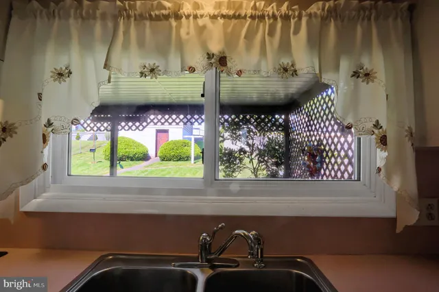 a close view of sink and tap