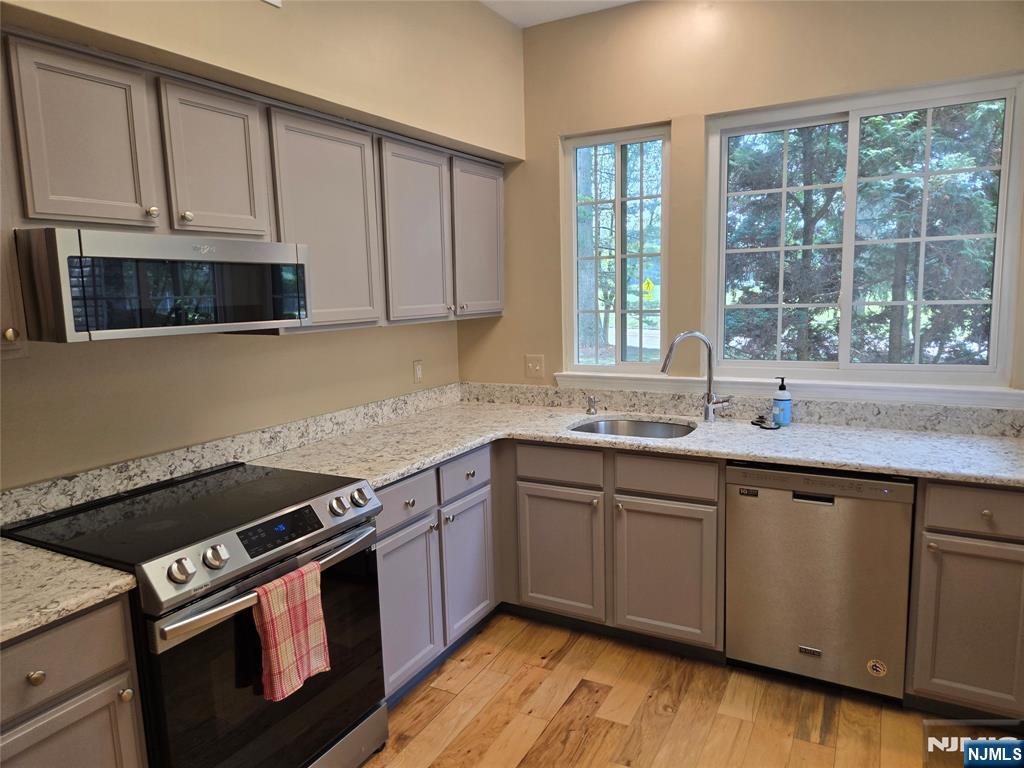 42 Birchwood Road Bedminster, NJ 07921 - Photo 19 of 46