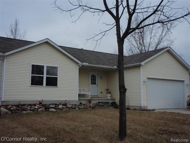 4290 Ravenswood Road Port Huron, MI 48060 - Photo 1 of 4 4290 Ravenswood - front (Small).