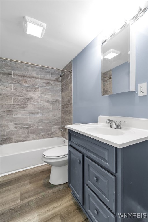 252 James Street Buffalo, NY 14210 - Photo 11 of 38 Lower Unit Bathroom