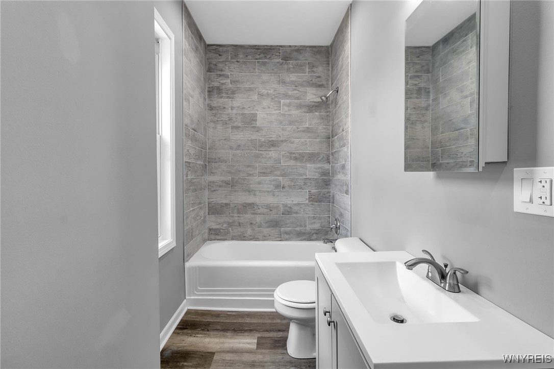 252 James Street Buffalo, NY 14210 - Photo 29 of 38 Upper Unit Bathroom