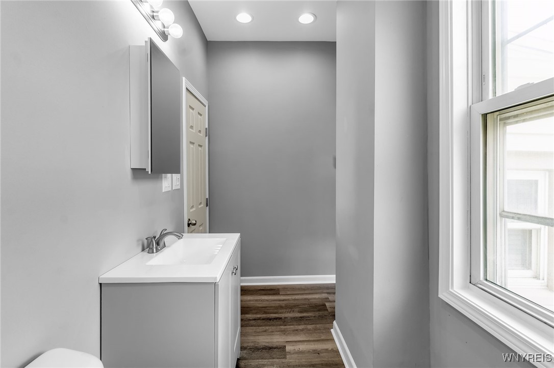 252 James Street Buffalo, NY 14210 - Photo 30 of 38 Upper Unit Barthroom