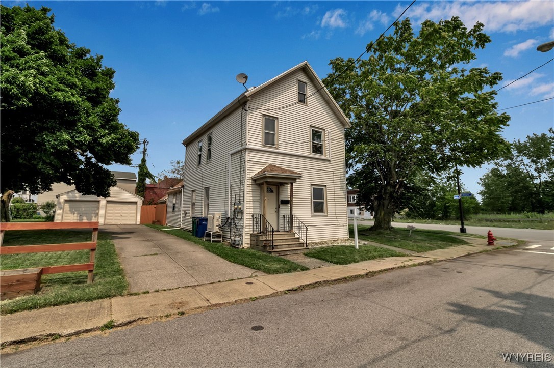 252 James Street Buffalo, NY 14210 - Photo 3 of 38