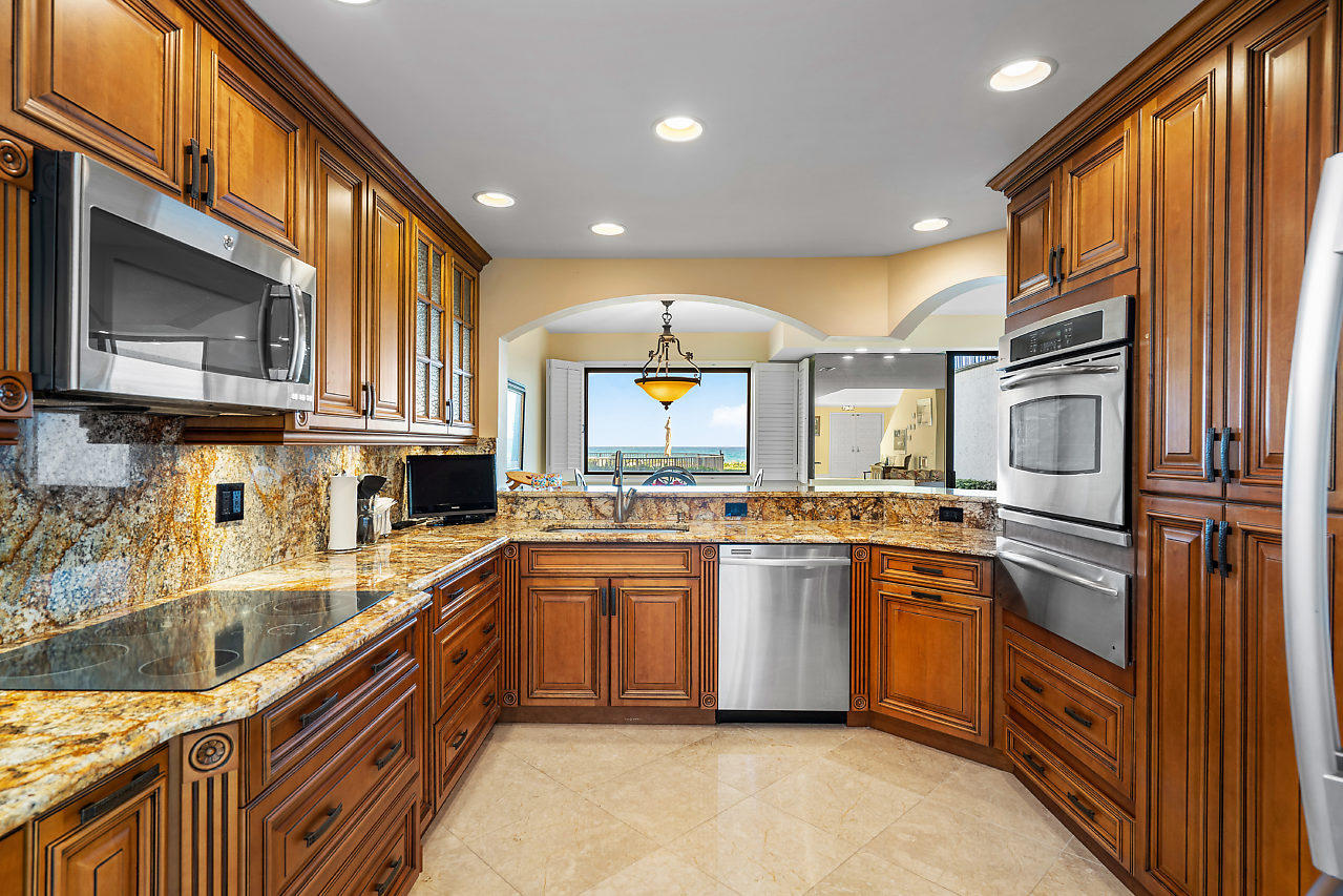 6711 North Ocean Boulevard, Unit 18 Ocean Ridge, FL 33435 - Photo 11 of 34 023-6711NOceanBlvd-OceanRidge-FL-small