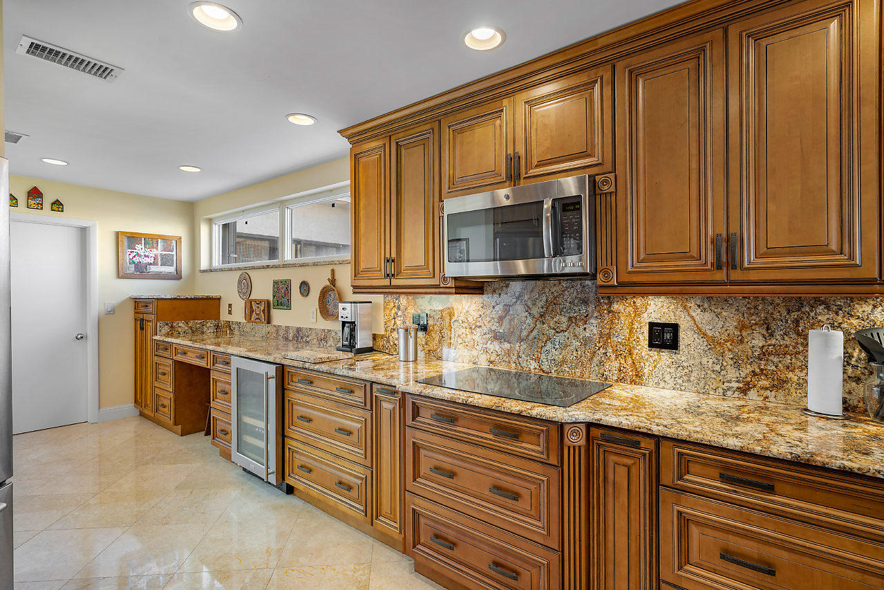 6711 North Ocean Boulevard, Unit 18 Ocean Ridge, FL 33435 - Photo 12 of 34 024-6711NOceanBlvd-OceanRidge-FL-small