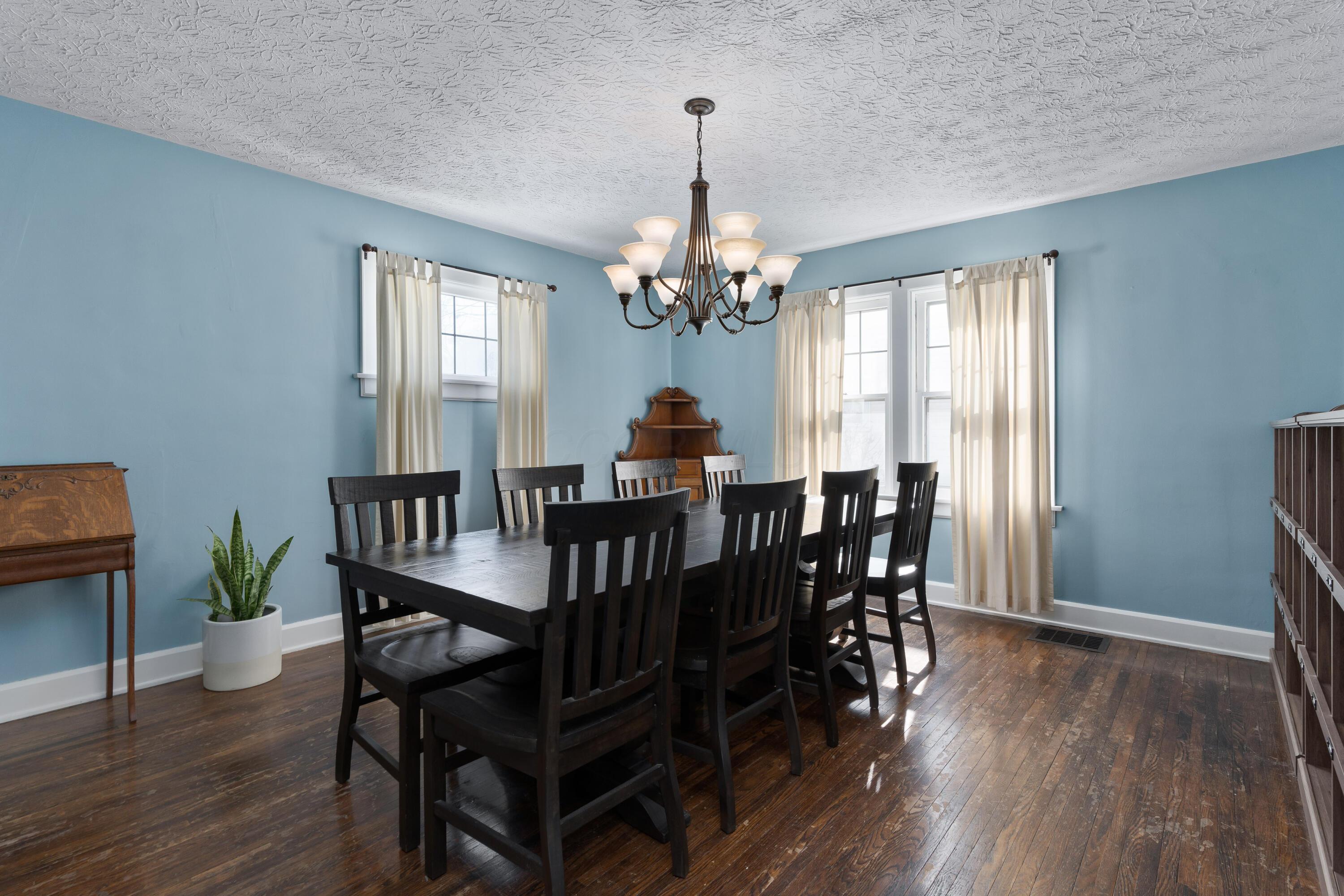 984 South Cassingham Road Columbus, OH 43209 - Photo 30 of 38 984 S Cassingham_10