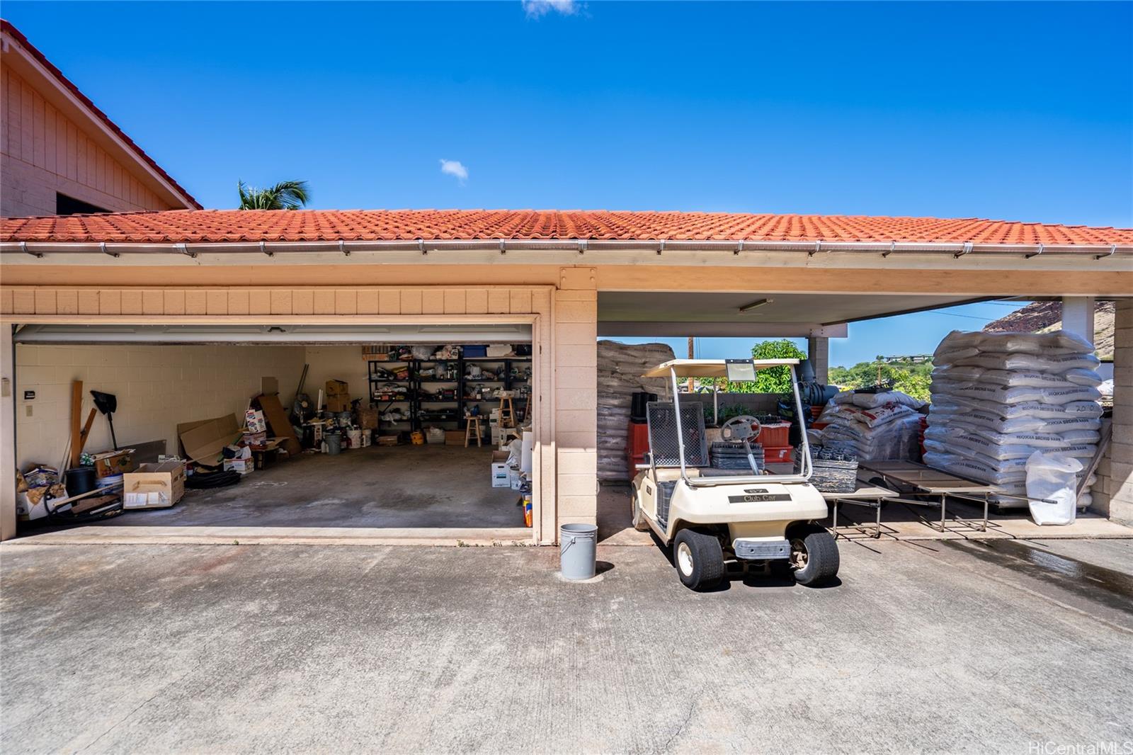 87-201 Paakea Road Waianae, HI 96792 - Photo 5 of 19 a view of a chairs in a garage