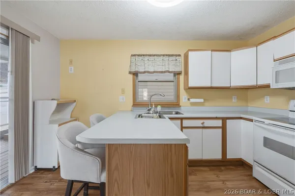 $425,000 | 994 Timber Ridge Road, Sunrise Beach, MO 65079