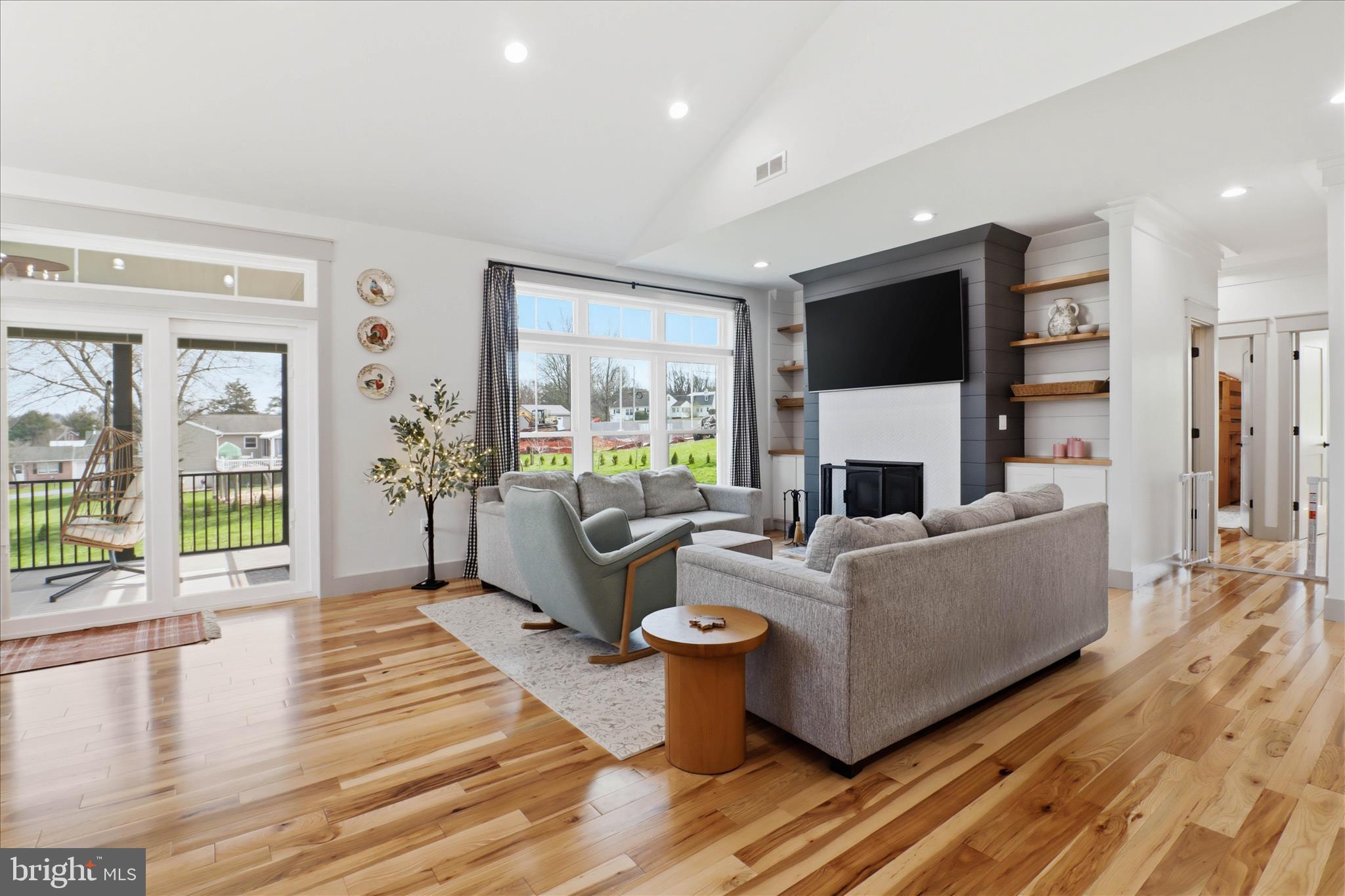 101 Ackley Circle Lititz, PA 17543 - Photo 7 of 72