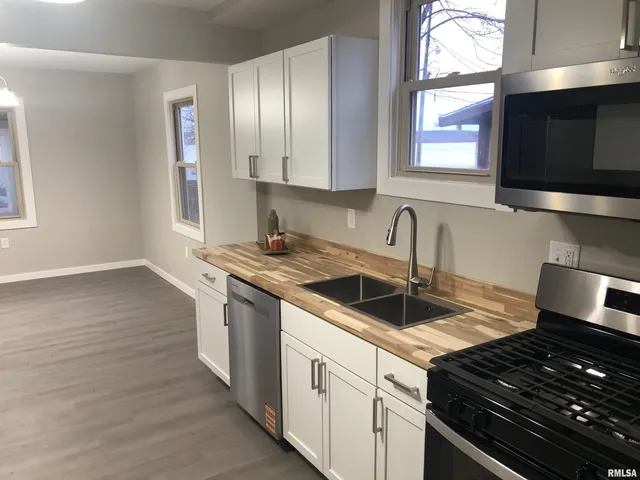 $189,900 | 15045 North River Beach Drive, Chillicothe, IL 61523