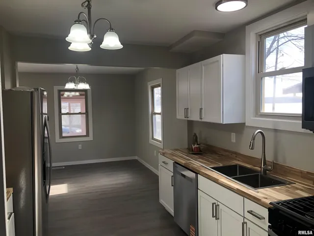 $189,900 | 15045 North River Beach Drive, Chillicothe, IL 61523