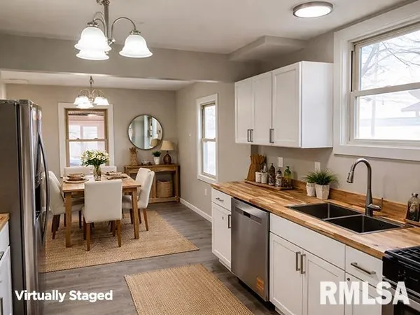 $189,900 | 15045 North River Beach Drive, Chillicothe, IL 61523