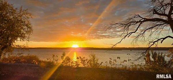 $189,900 | 15045 North River Beach Drive, Chillicothe, IL 61523