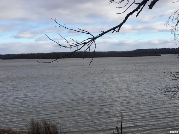 $189,900 | 15045 North River Beach Drive, Chillicothe, IL 61523