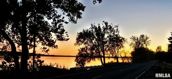 $189,900 | 15045 North River Beach Drive, Chillicothe, IL 61523