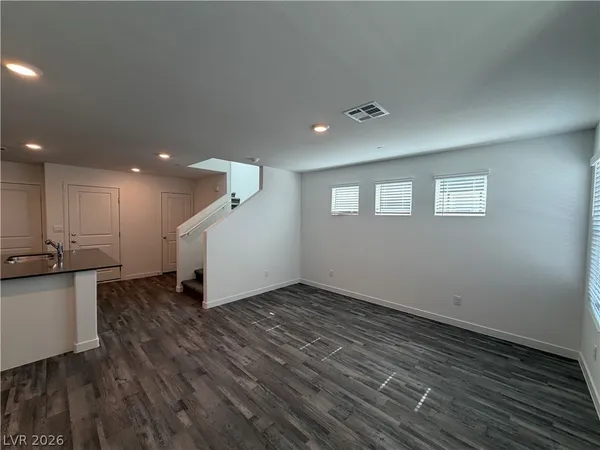 $1,900 | 925 Violet Heron Street, Henderson, NV 89011