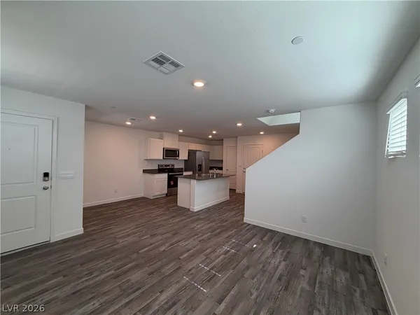 $1,900 | 925 Violet Heron Street, Henderson, NV 89011