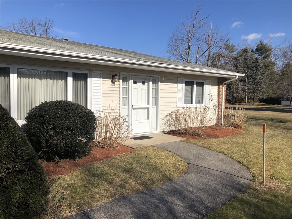 62 Fox Ridge Crescent Warwick, RI 02886 - Photo 1 of 24 Gallery Image 1