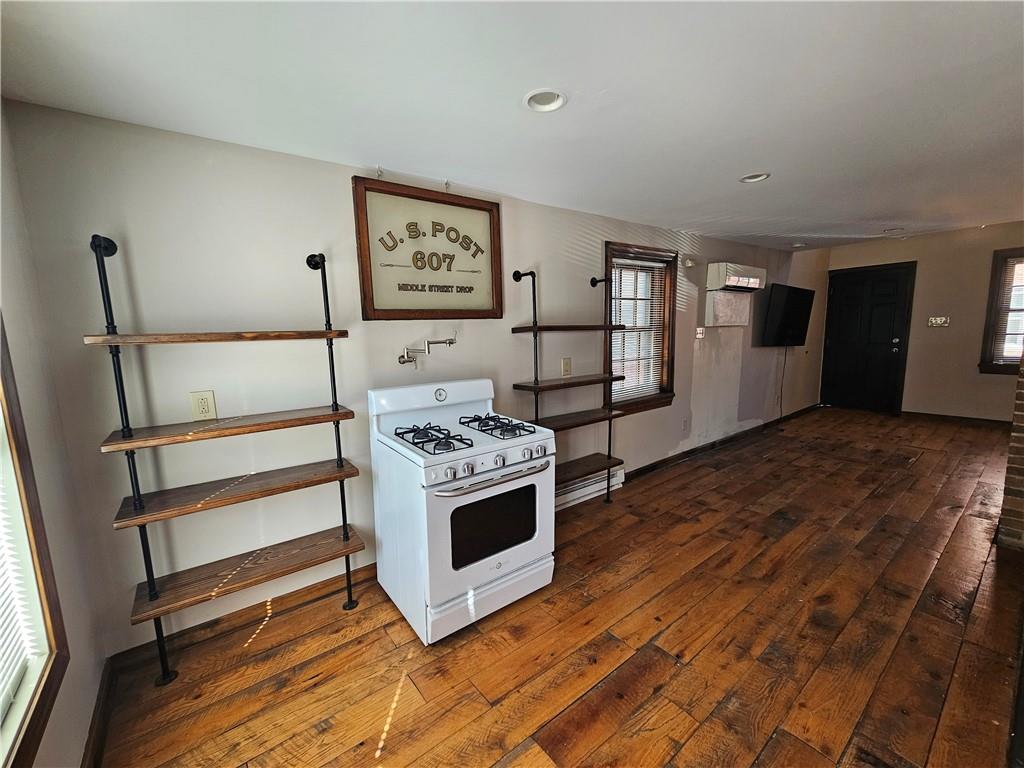 607 Middle Street Pittsburgh, PA 15212 - Photo 15 of 47