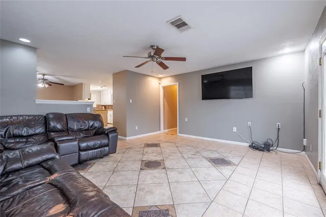 $220,000 | 4908 Holly Park Drive, Pasadena, TX 77505