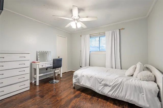 $220,000 | 4908 Holly Park Drive, Pasadena, TX 77505