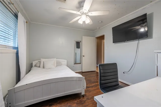 $220,000 | 4908 Holly Park Drive, Pasadena, TX 77505