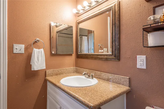 $220,000 | 4908 Holly Park Drive, Pasadena, TX 77505