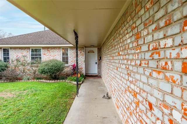 $220,000 | 4908 Holly Park Drive, Pasadena, TX 77505