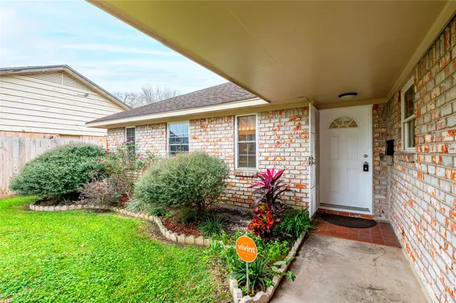 $220,000 | 4908 Holly Park Drive, Pasadena, TX 77505