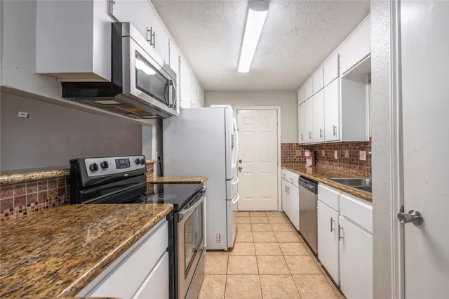 $220,000 | 4908 Holly Park Drive, Pasadena, TX 77505